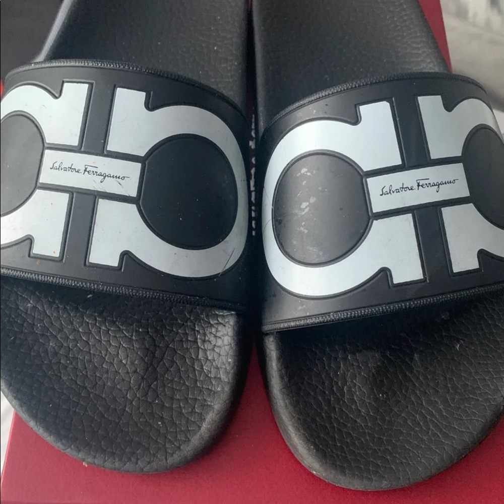 Salvatore Ferragamo Slides Size 9